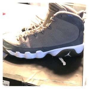 Air Jordan gray 9s